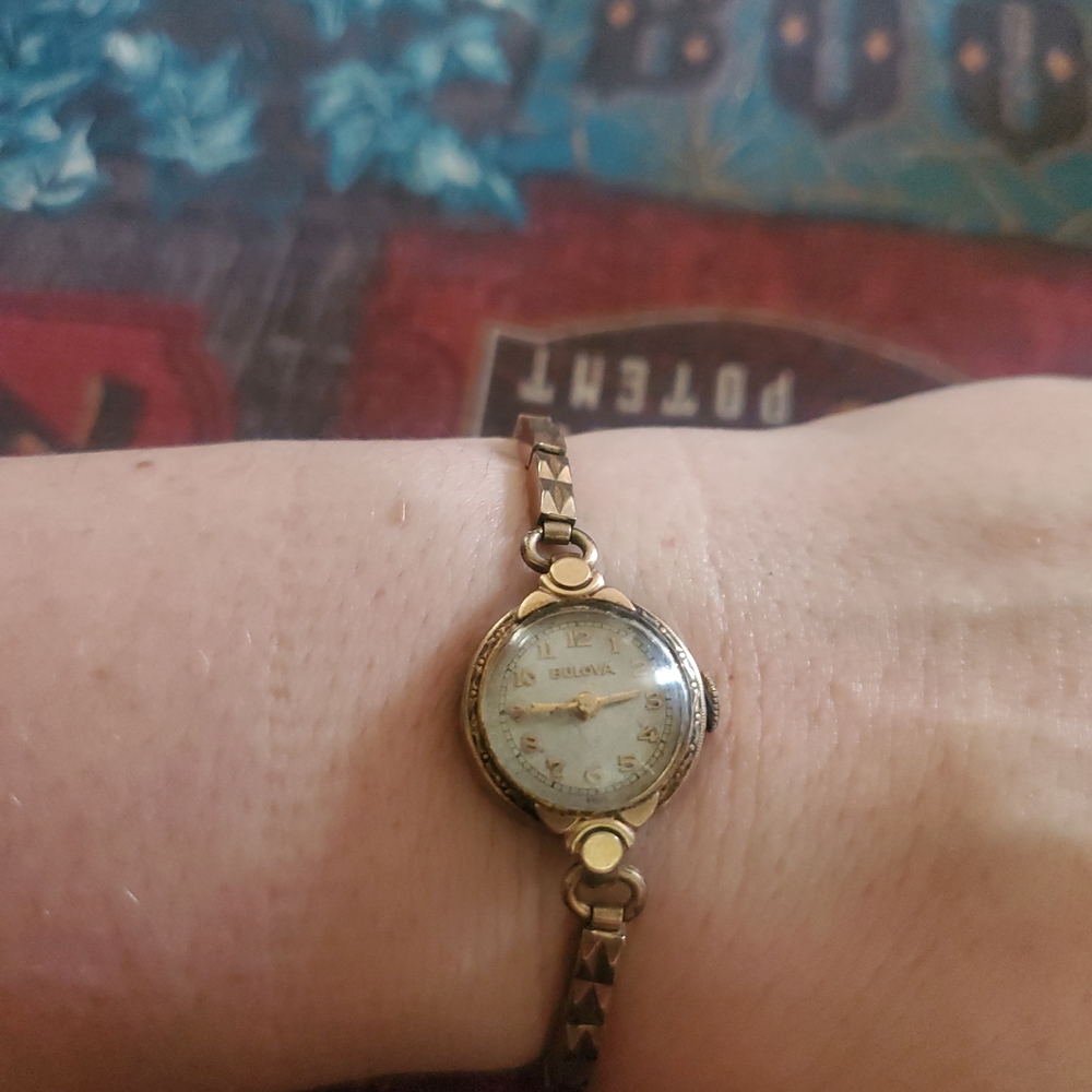 Vintage Gold Rolled Bulova Women's Watch - Picture 2 of 8